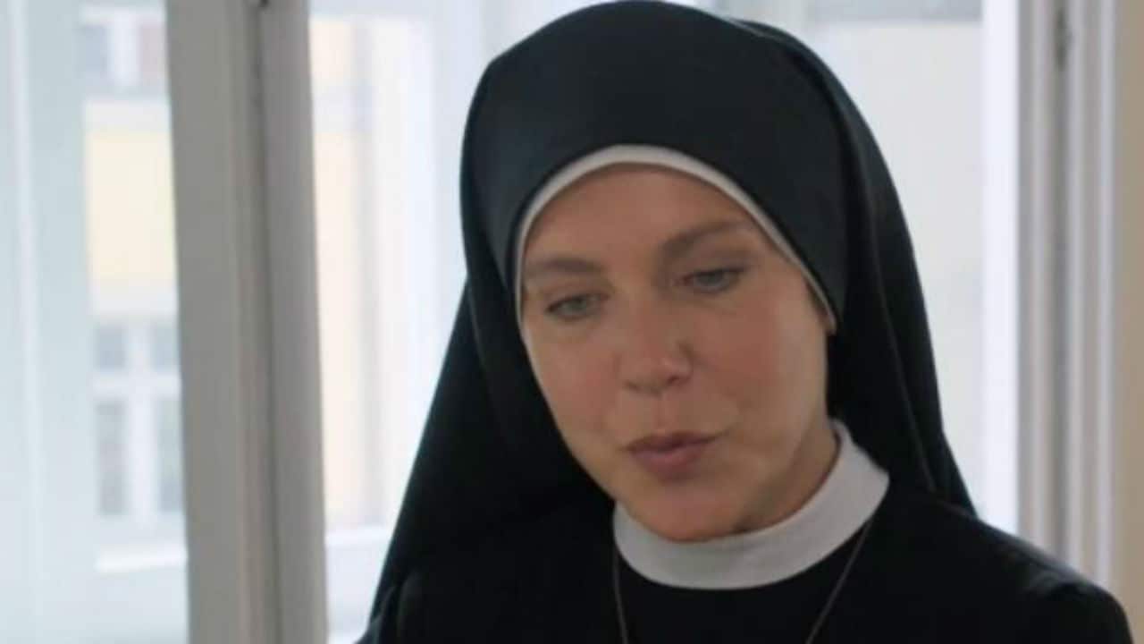 Un ciclone in convento S18E3 - Amore complicato