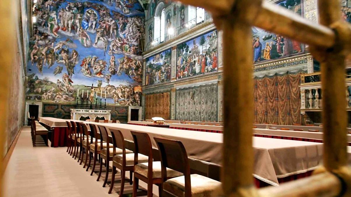 Dalla Cappella Sistina: Extra Omnes - Inizio del Conclave
