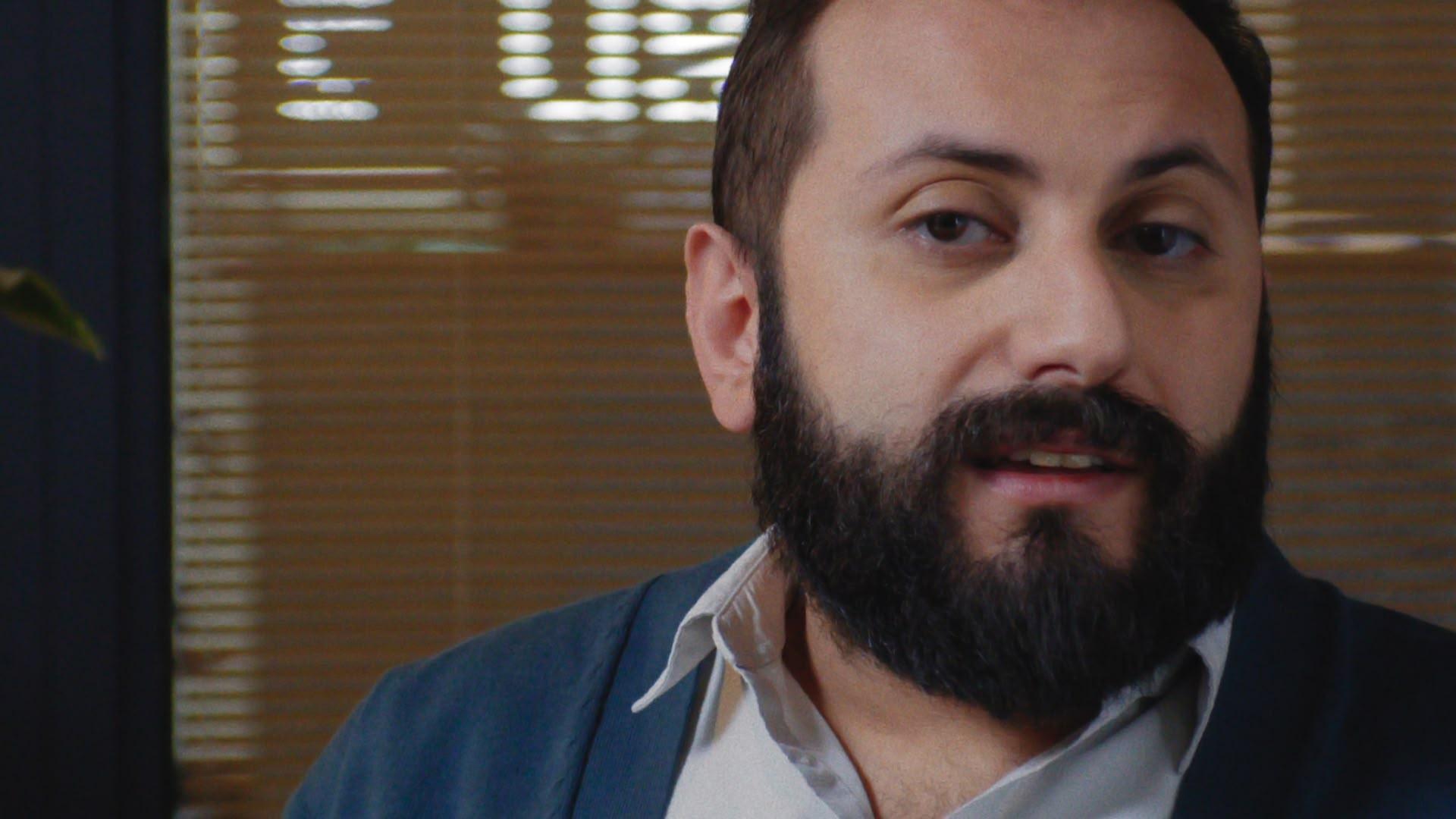 S1 Ep4 - Pesci piccoli: un'agenzia, molte...