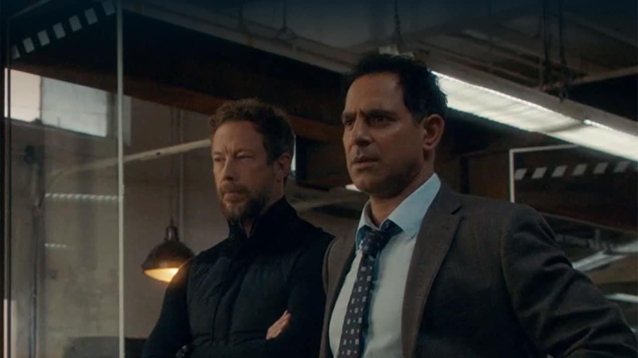 Departure S3E3 - Clandestino