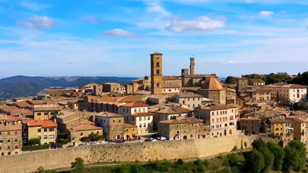Di là dal fiume e tra gli alberi - S7E8 - Volterra e San Gimignano - Volterra e San Gimignano, di Alabastro e di Pietra