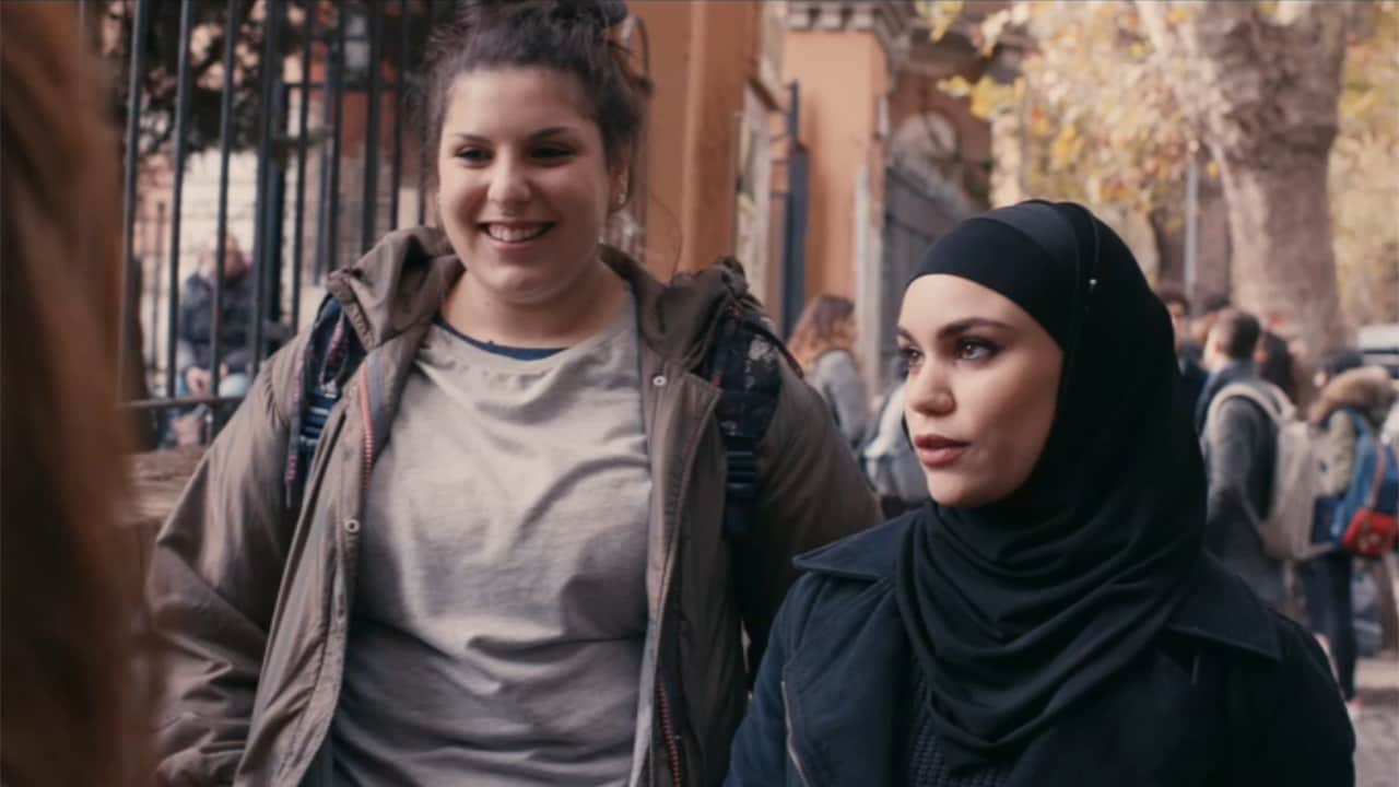 Skam Italia S1E4 - Il tuo ragazzo lo sa che ci scriviamo?