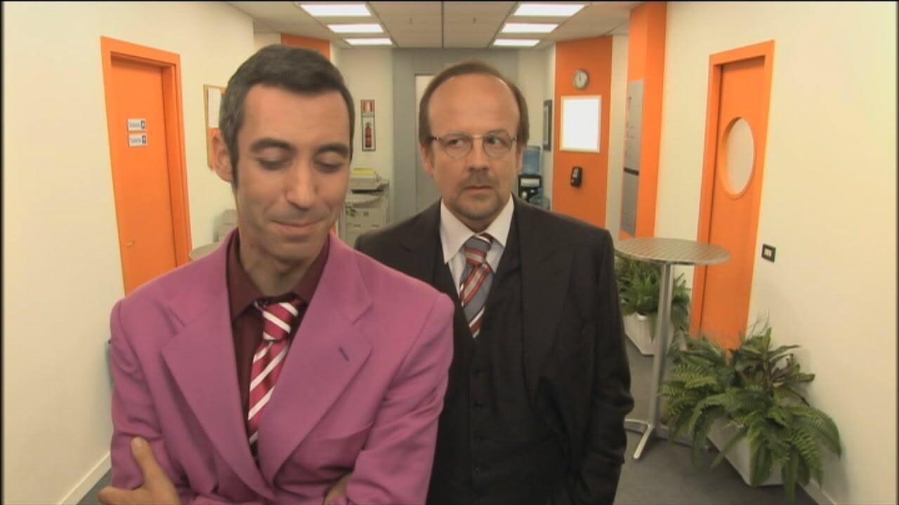 S6 Ep102 - Camera Cafe'