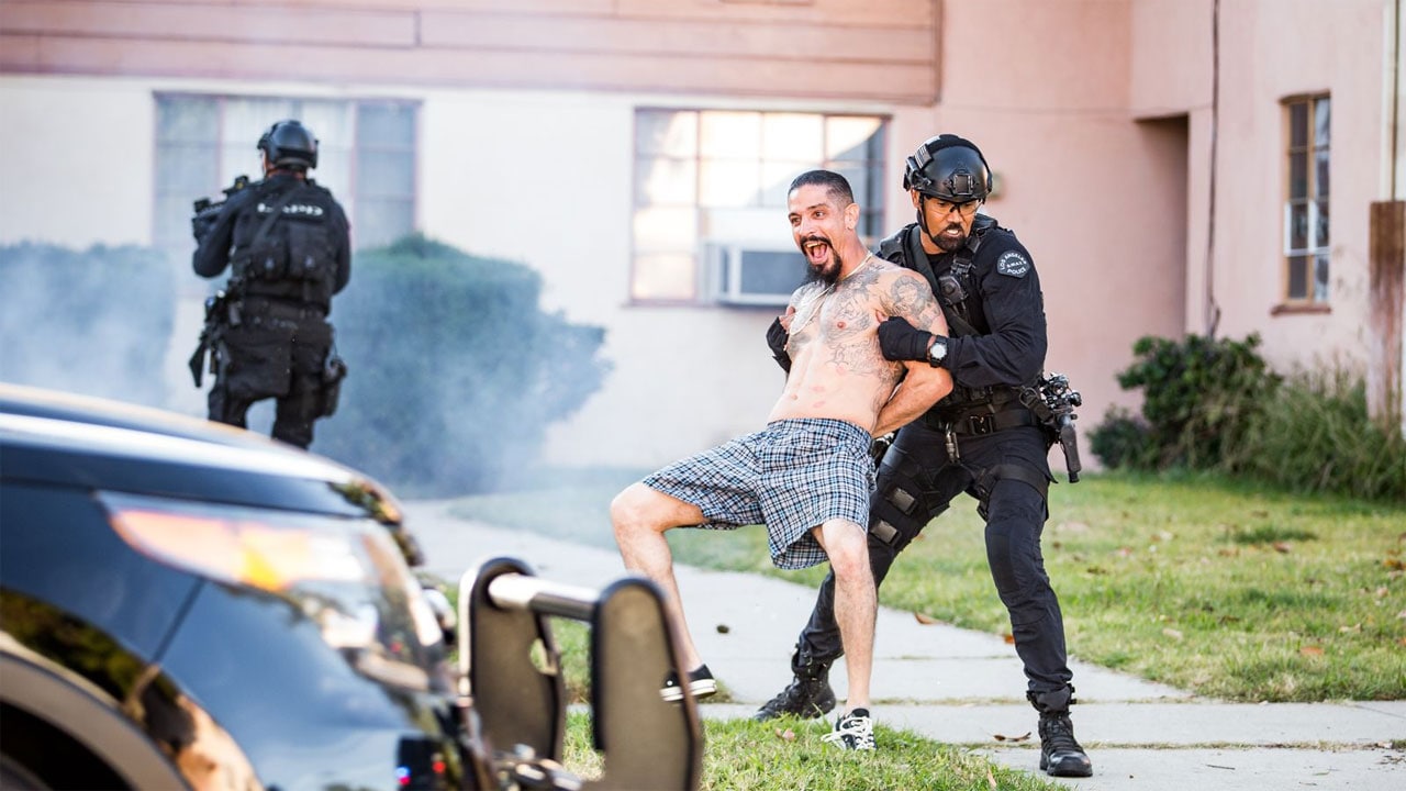 S.W.A.T. S2E15 - Nel mirino