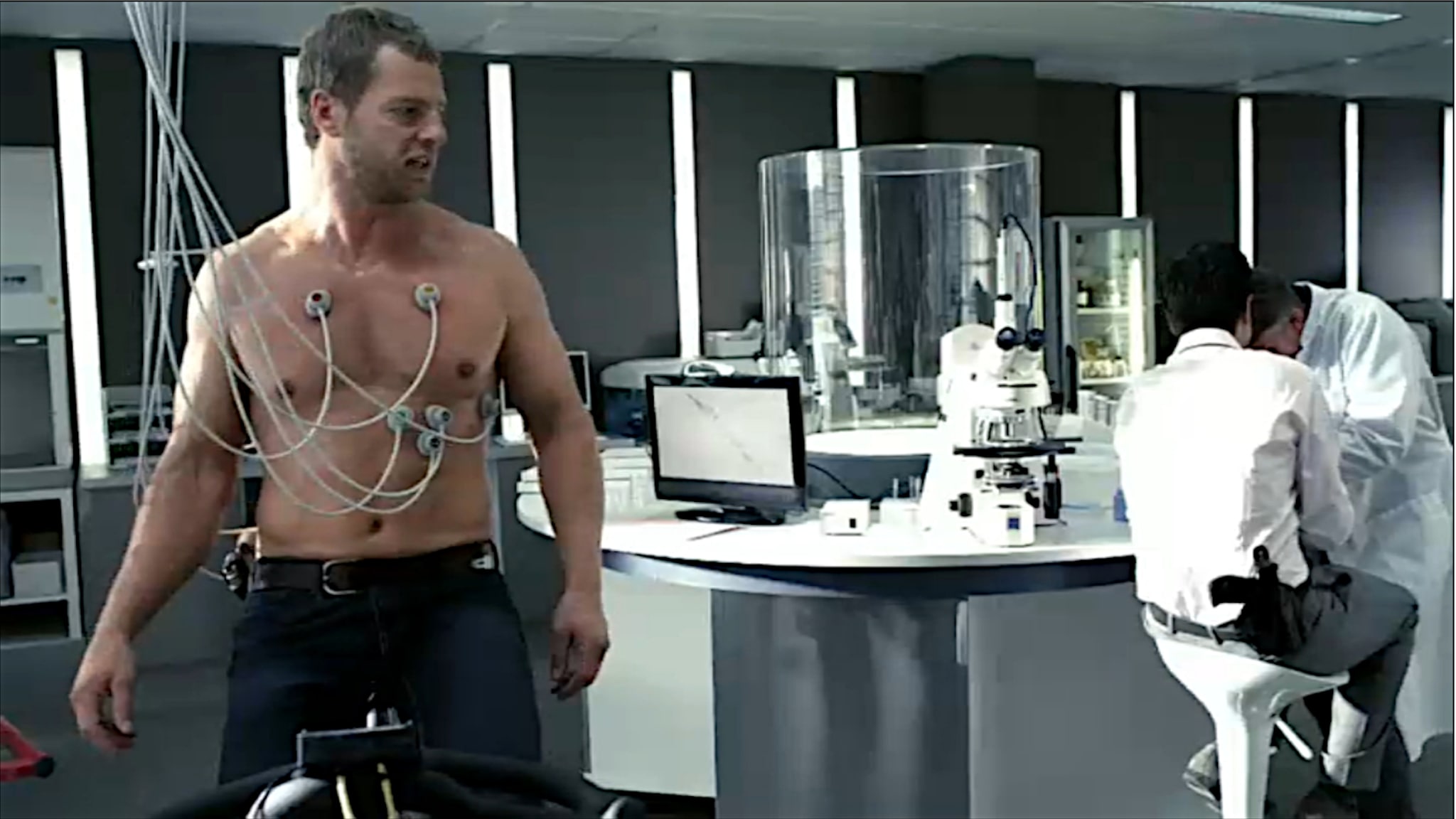 Last Cop - L'ultimo sbirro S3E4 - Segreti di laboratorio