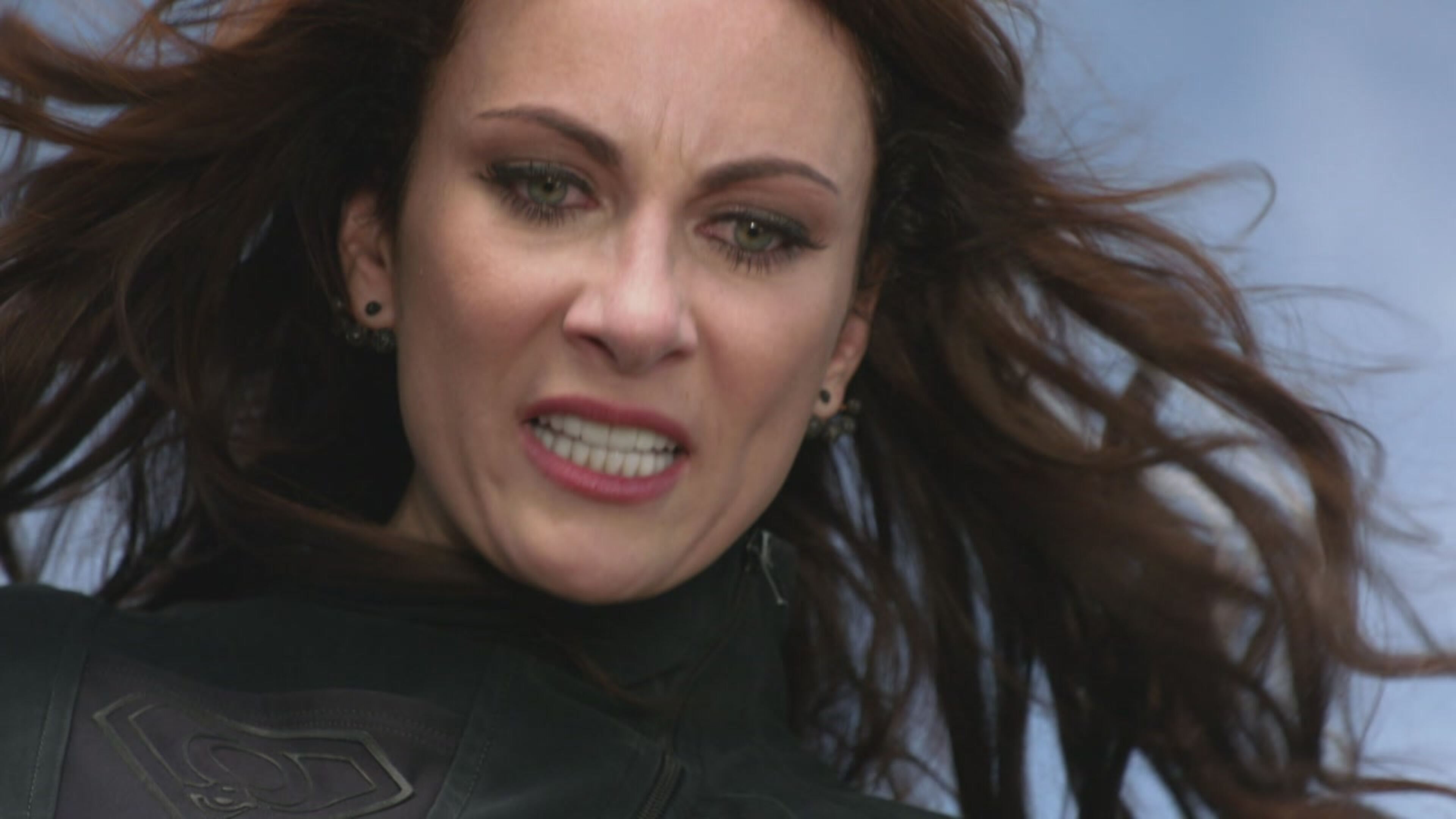 Supergirl - S1 Ep8 Scalata ostile