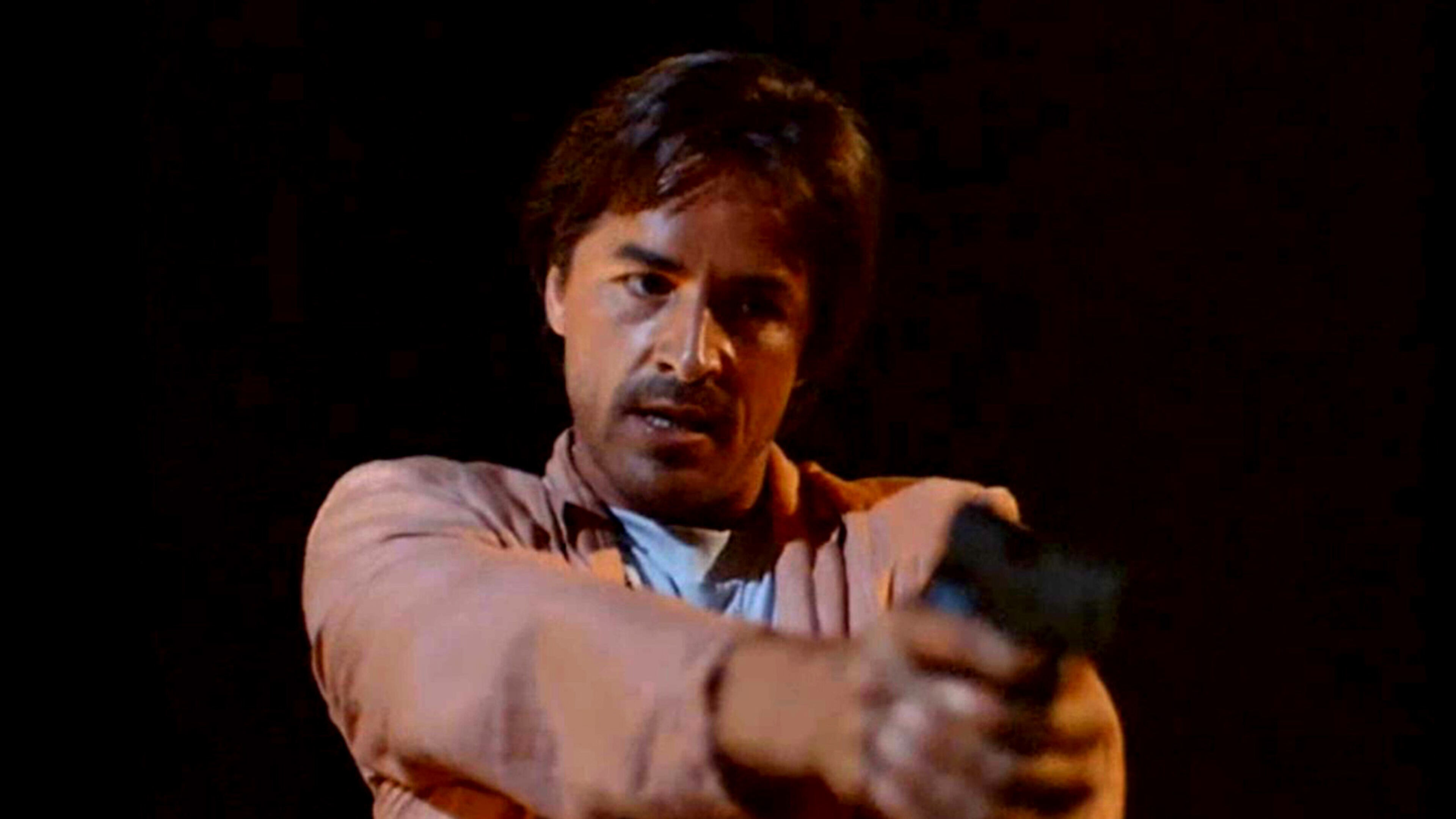 Il Colombiano - Miami Vice Pilot