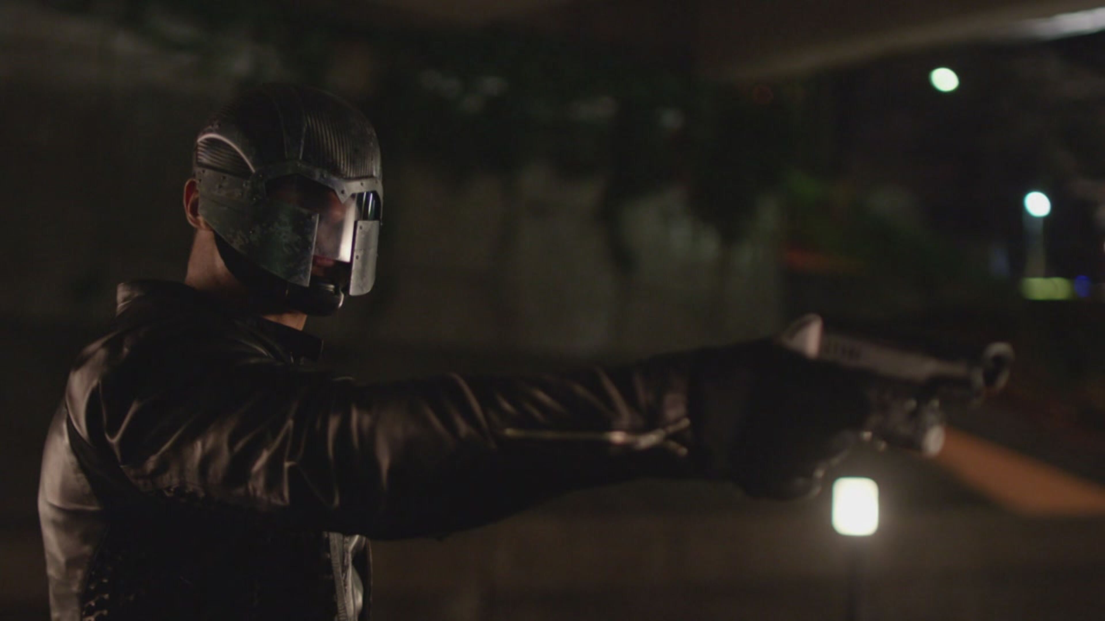 Arrow - S4 Ep19 Pianto per Canary