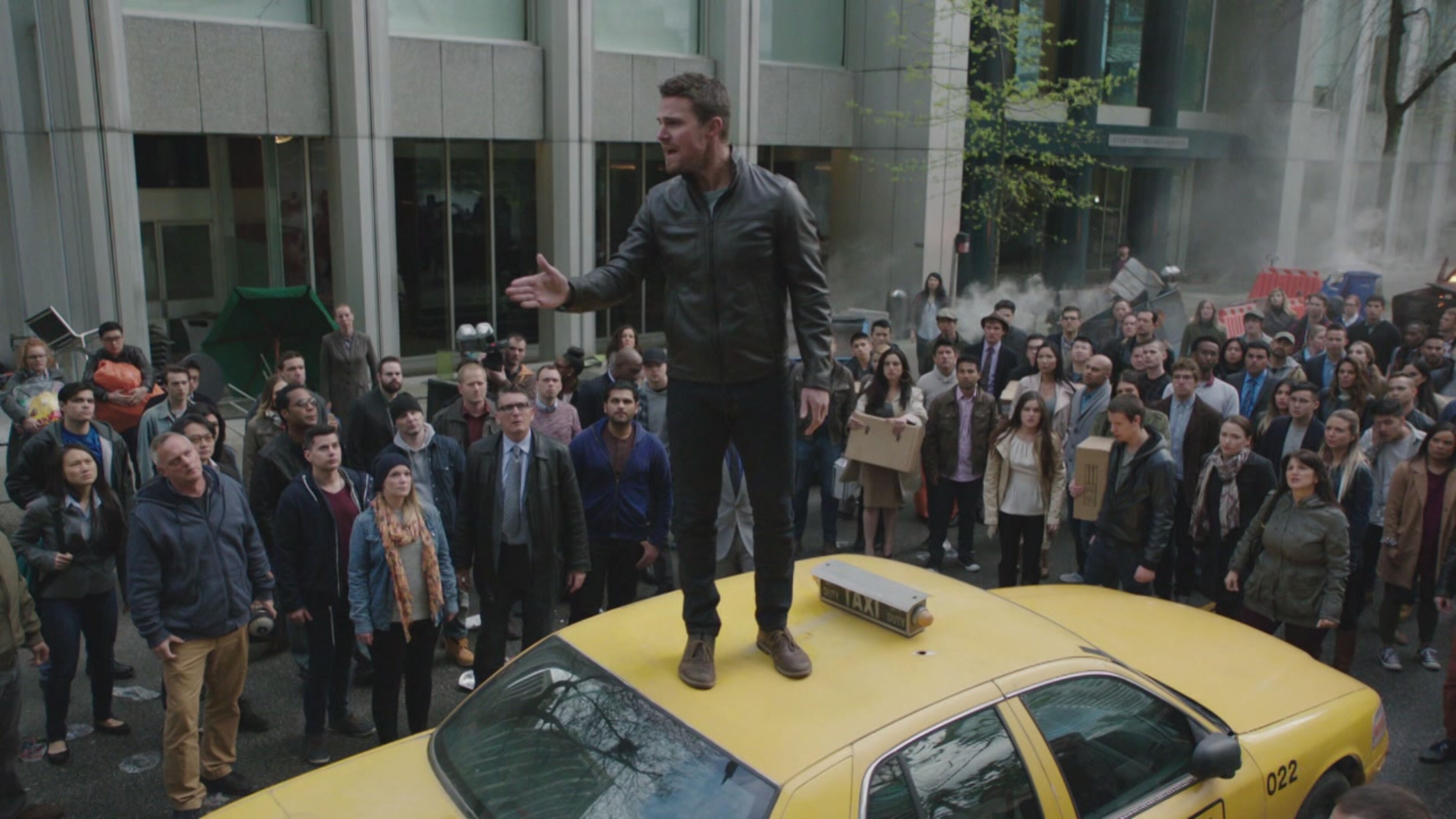 Arrow - S4 Ep23 Scissione