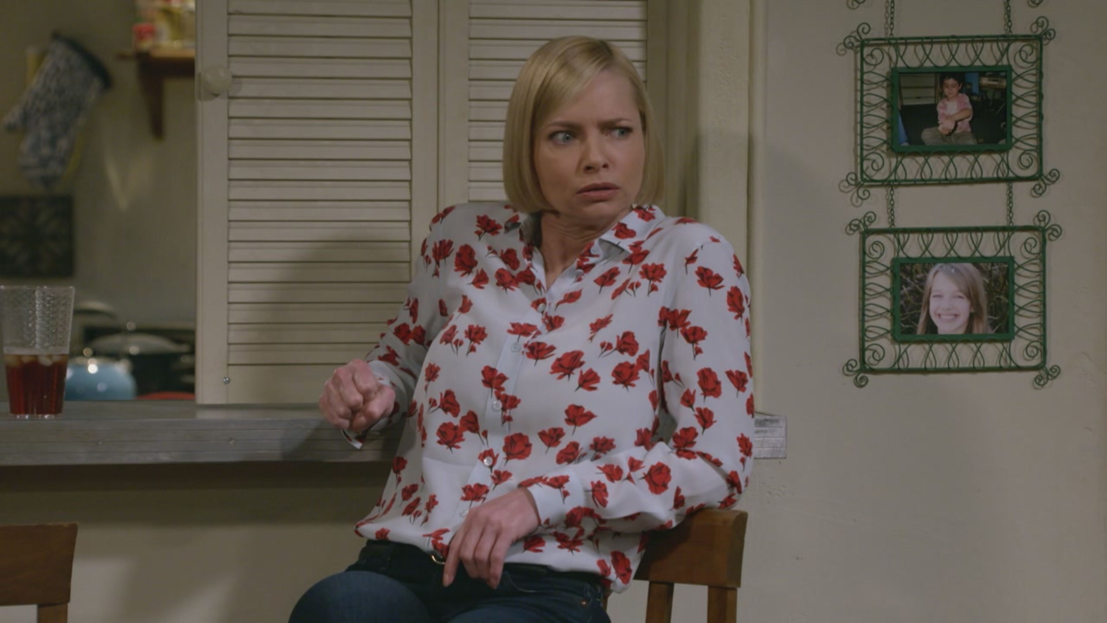 Mom - S7 Ep19 Salsa piccante Texas Pete e un parcheggio del luna park