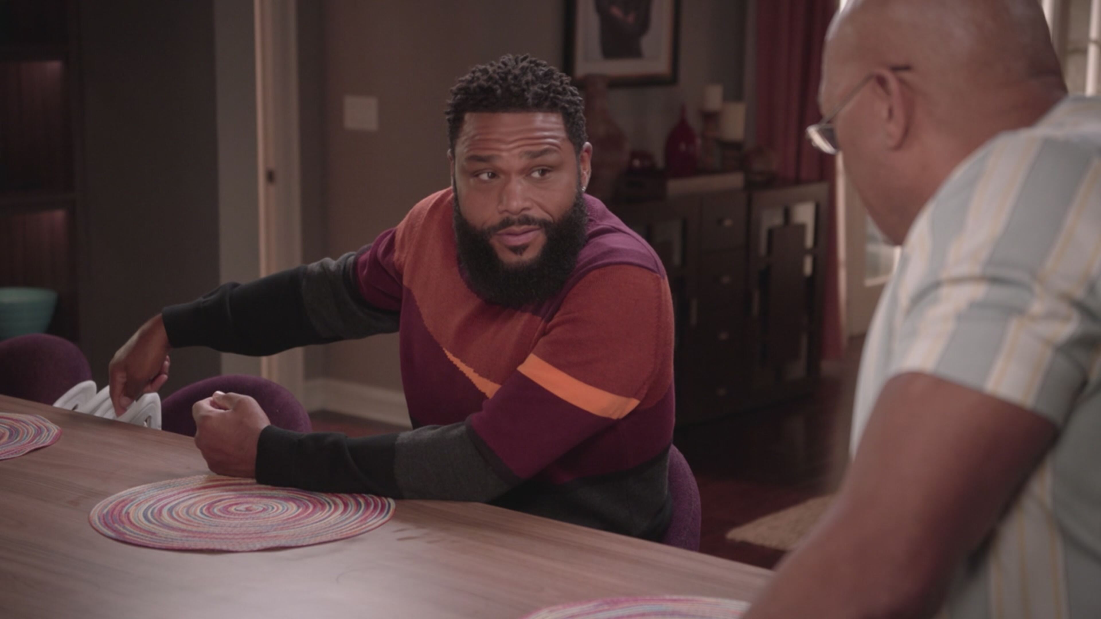 Black-ish - S8 Ep7 Sneakers a dozzine