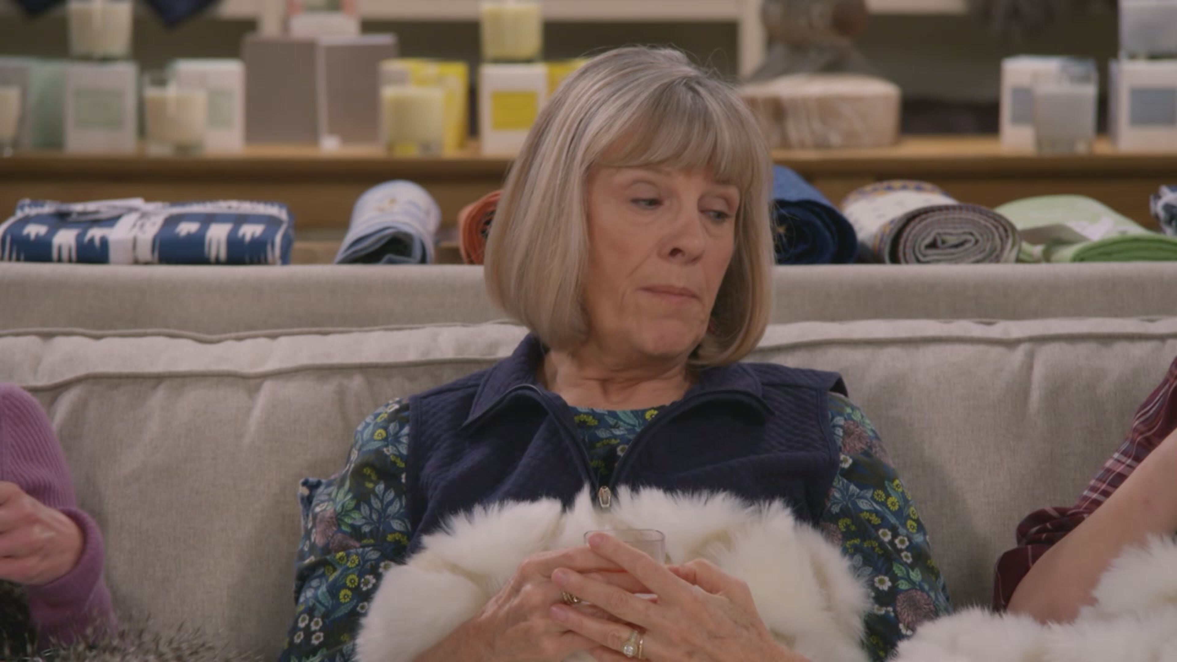 Mom - S7 Ep7 Spalla di maiale e un passeggiatore del centro commerciale