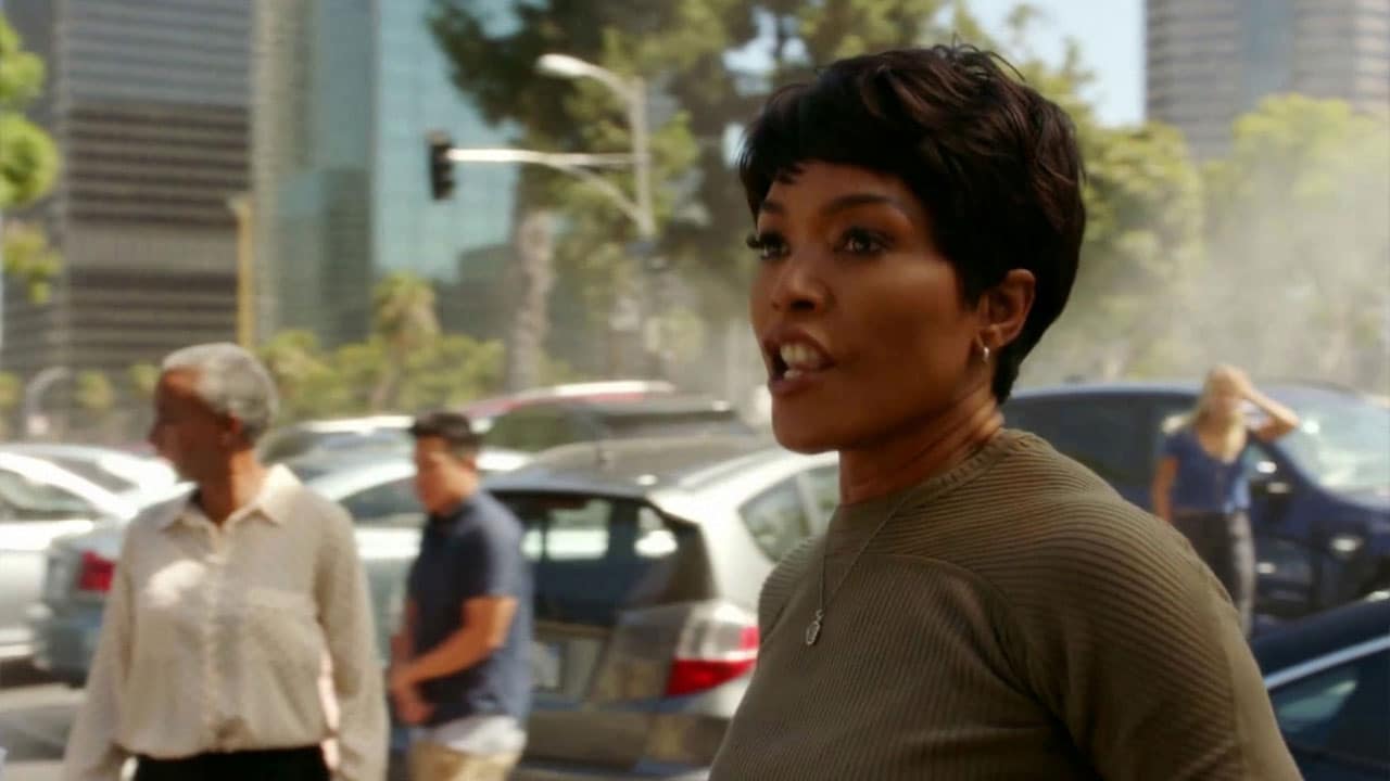 9-1-1 S7E2  - Agitare le acque