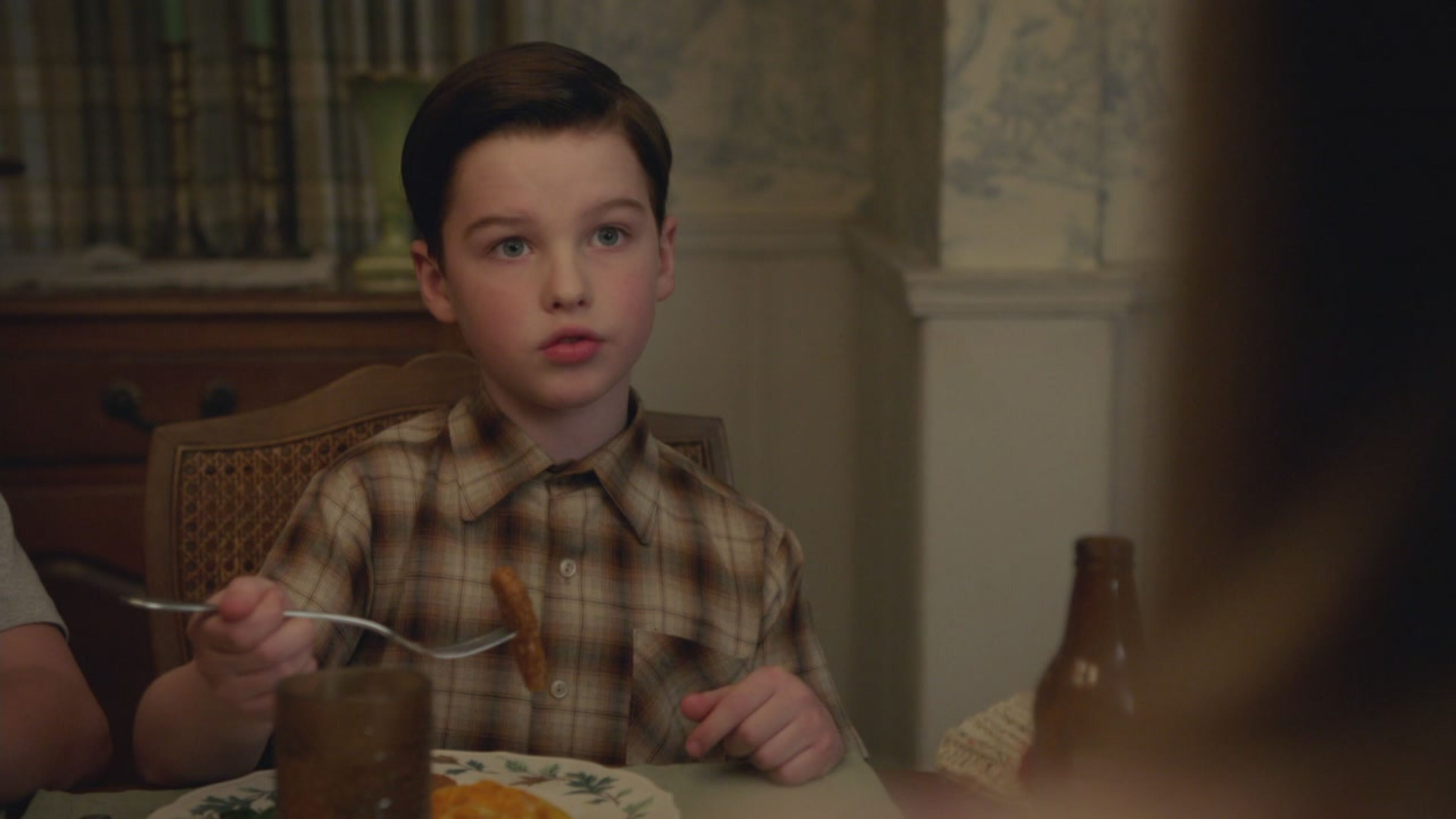 Young Sheldon - S1 Ep19 Gluoni, gaucamole e il colore viola