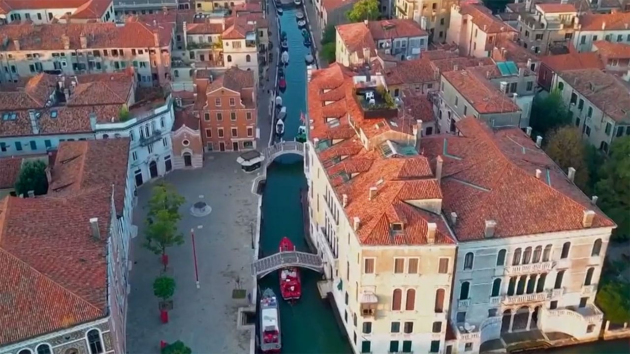 Di là dal fiume e tra gli alberi - S6E10 Versione ridotta - Venezia 2100