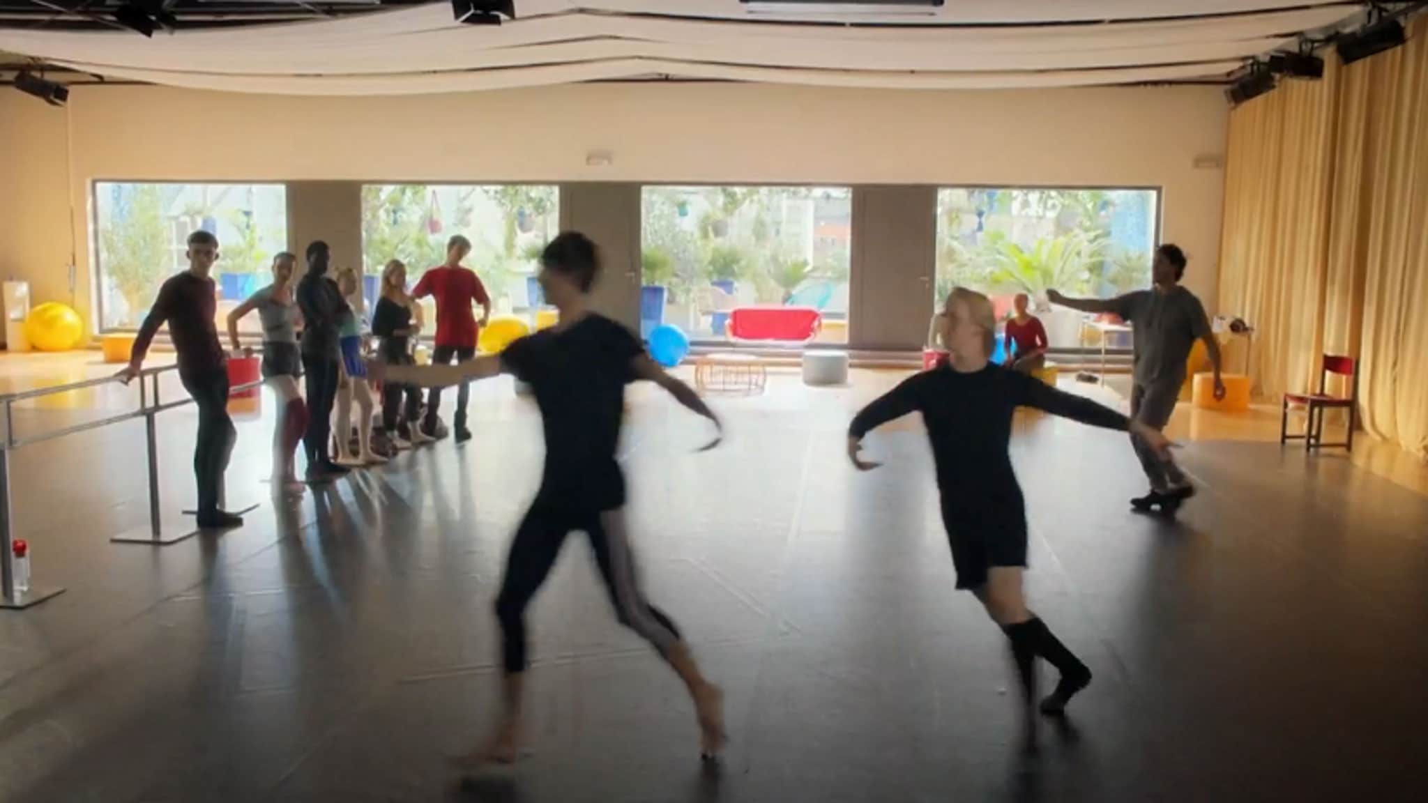 Cercami a Parigi - S3E10 - Sul filo di lana