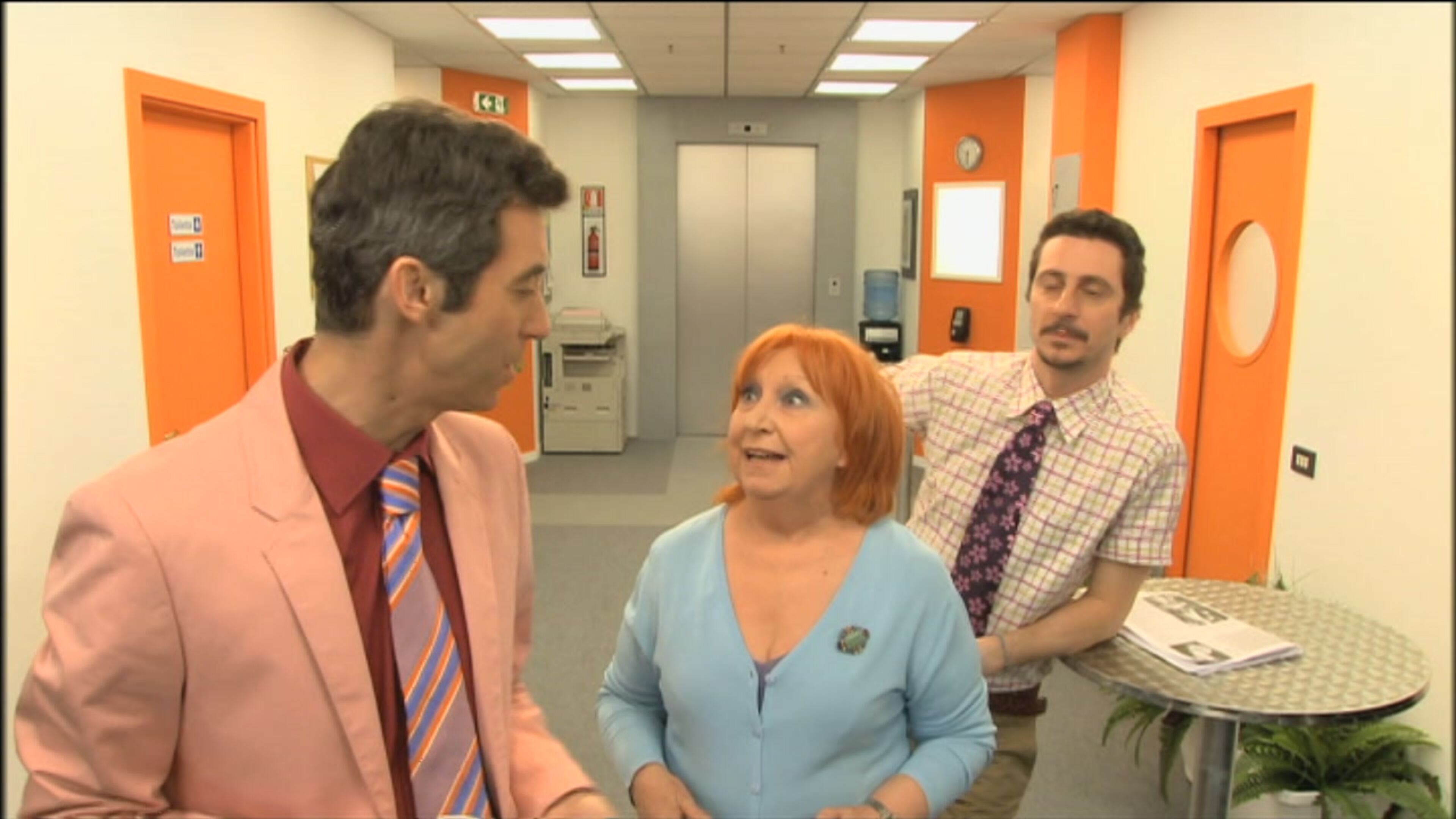 Camera Café 5 - S6 Ep31 La sfida dell'euro