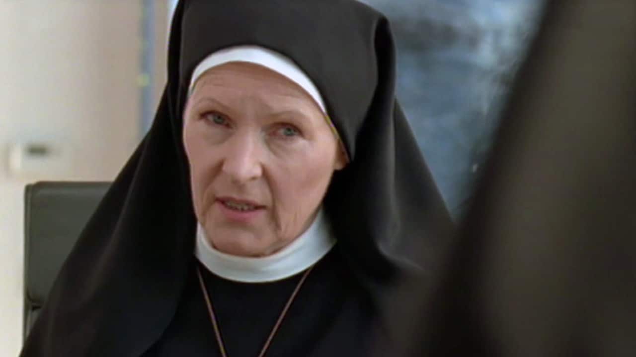 Un ciclone in convento S3E12 - Il Signore del piano di sopra