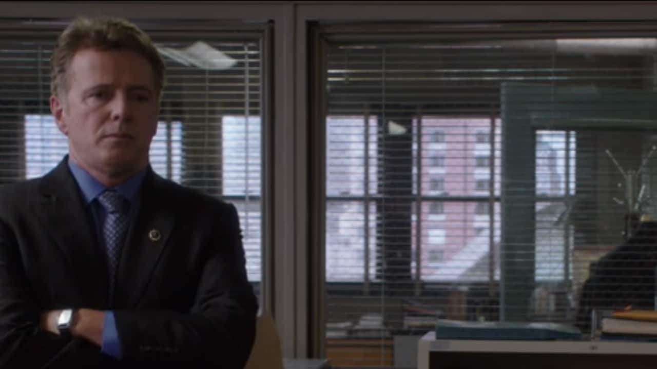 Elementary S3E8 - Fine turno