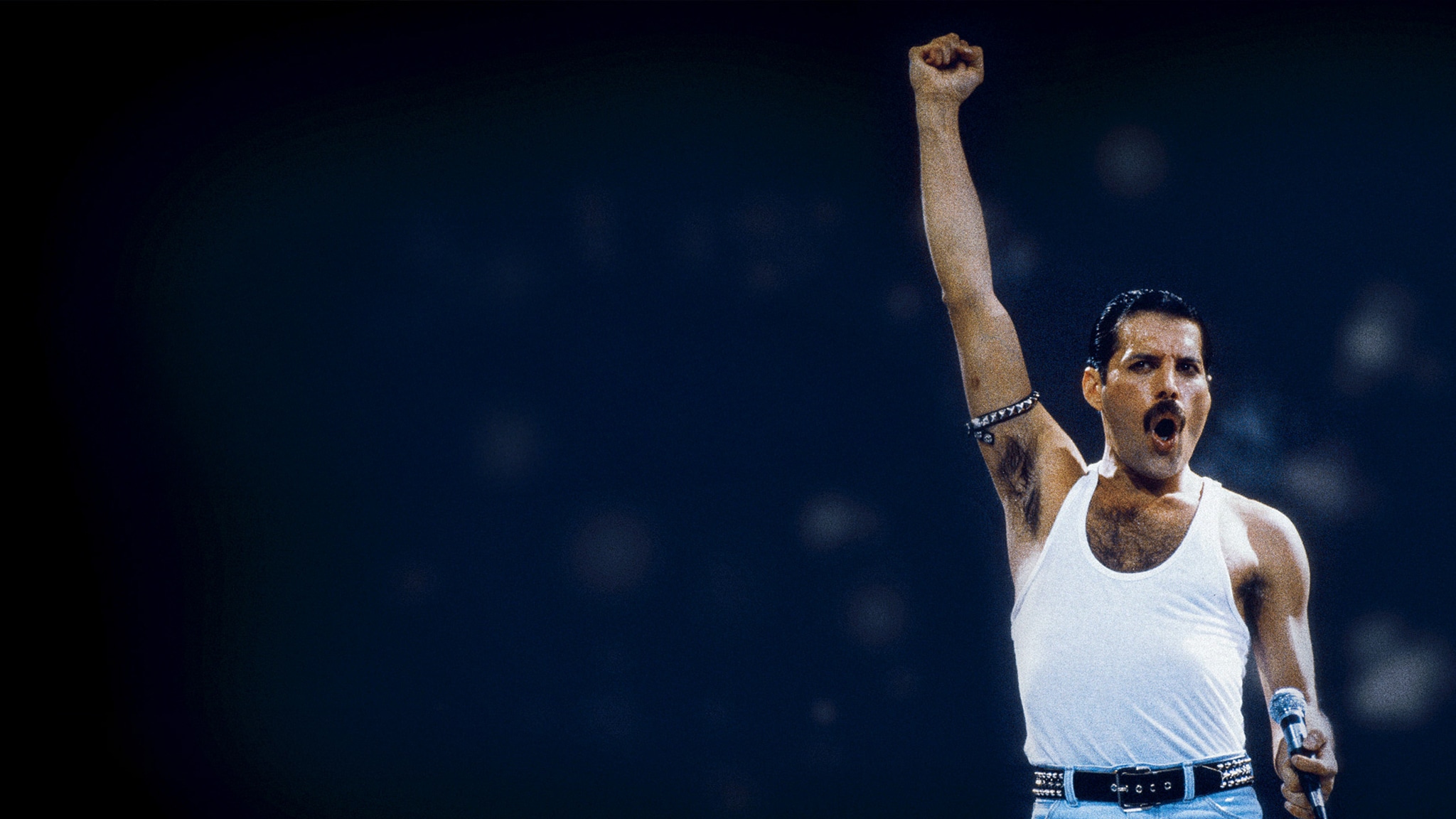 La storia di Freddie Mercury in dieci sc