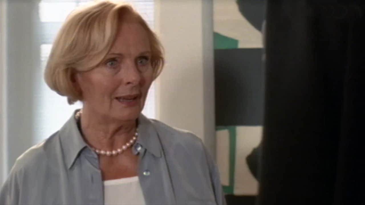 Un ciclone in convento S4E7 - Suocere e allergie