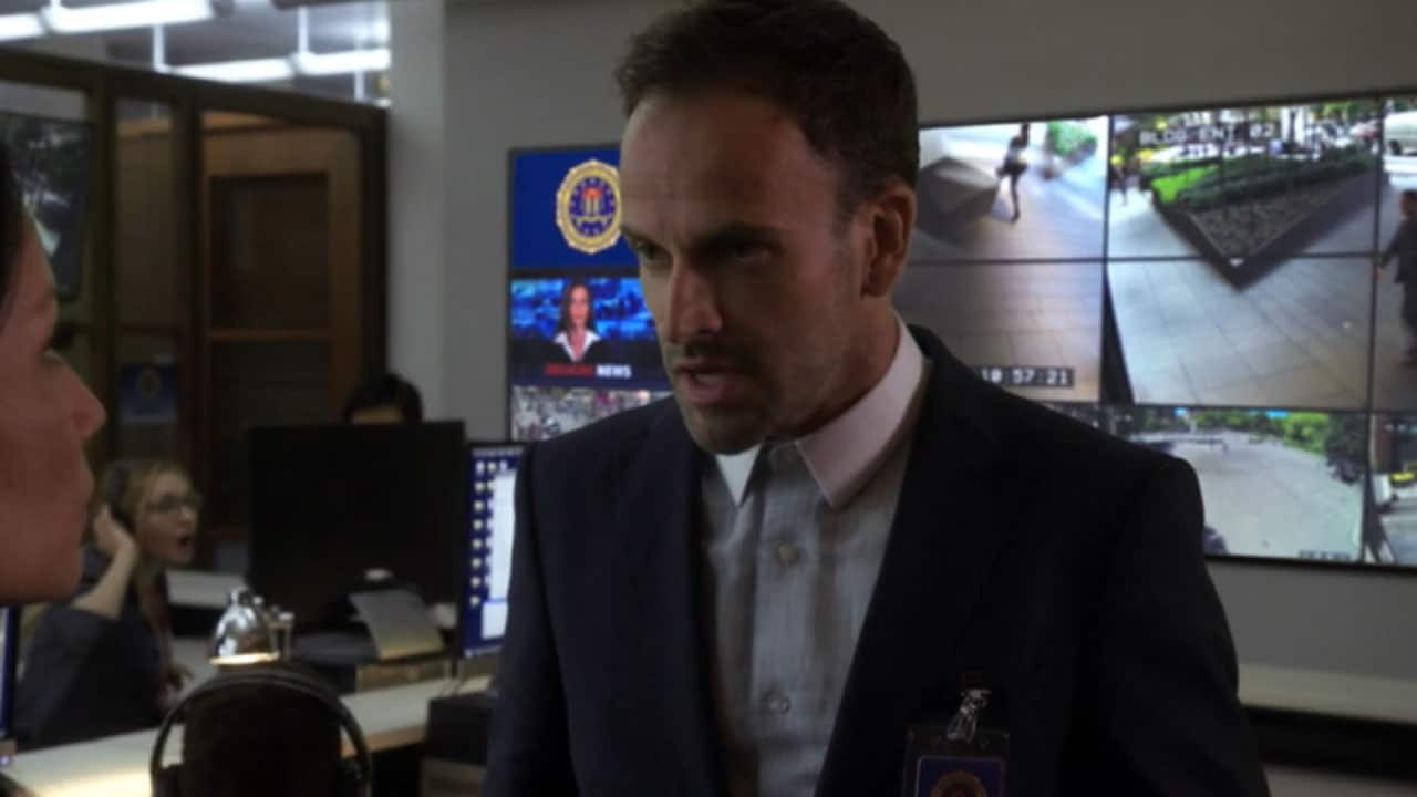 Elementary S4E2 - Tecniche di persuasione