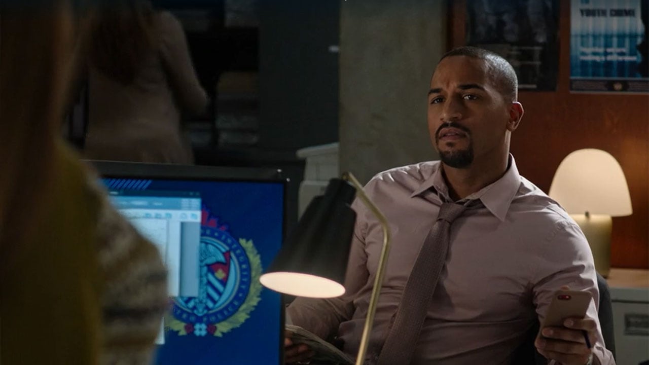 Wild Cards S2E3 The Lorne Identity