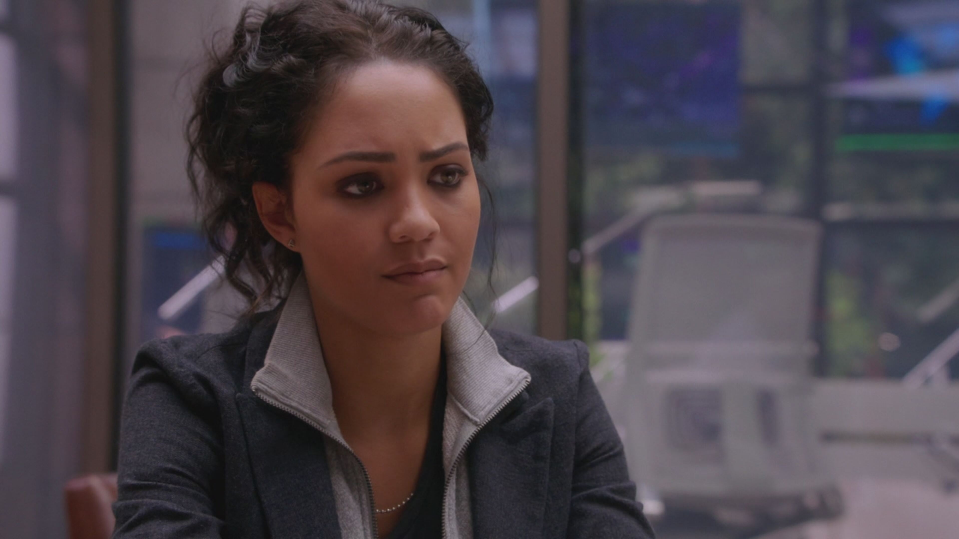 Macgyver i (2016) - S1 Ep14 Sotto esame