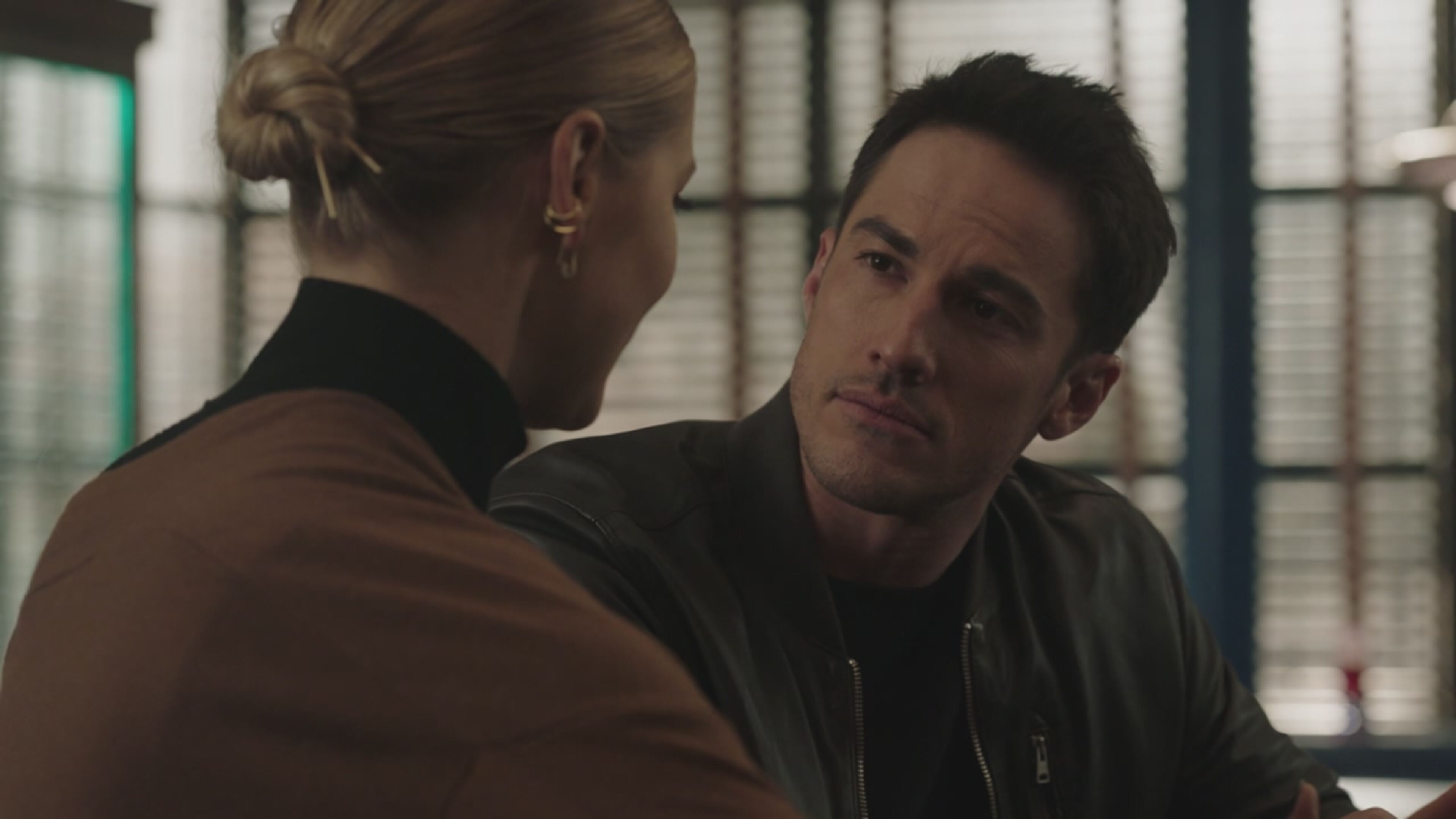 Roswell, New Mexico 4 - S4 Ep11 Il simbolo di Ofiuco