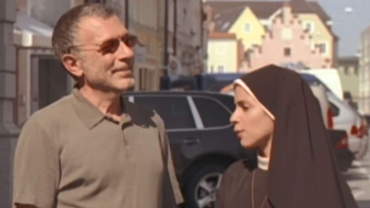 Un ciclone in convento S6E11 - Inganno mistico