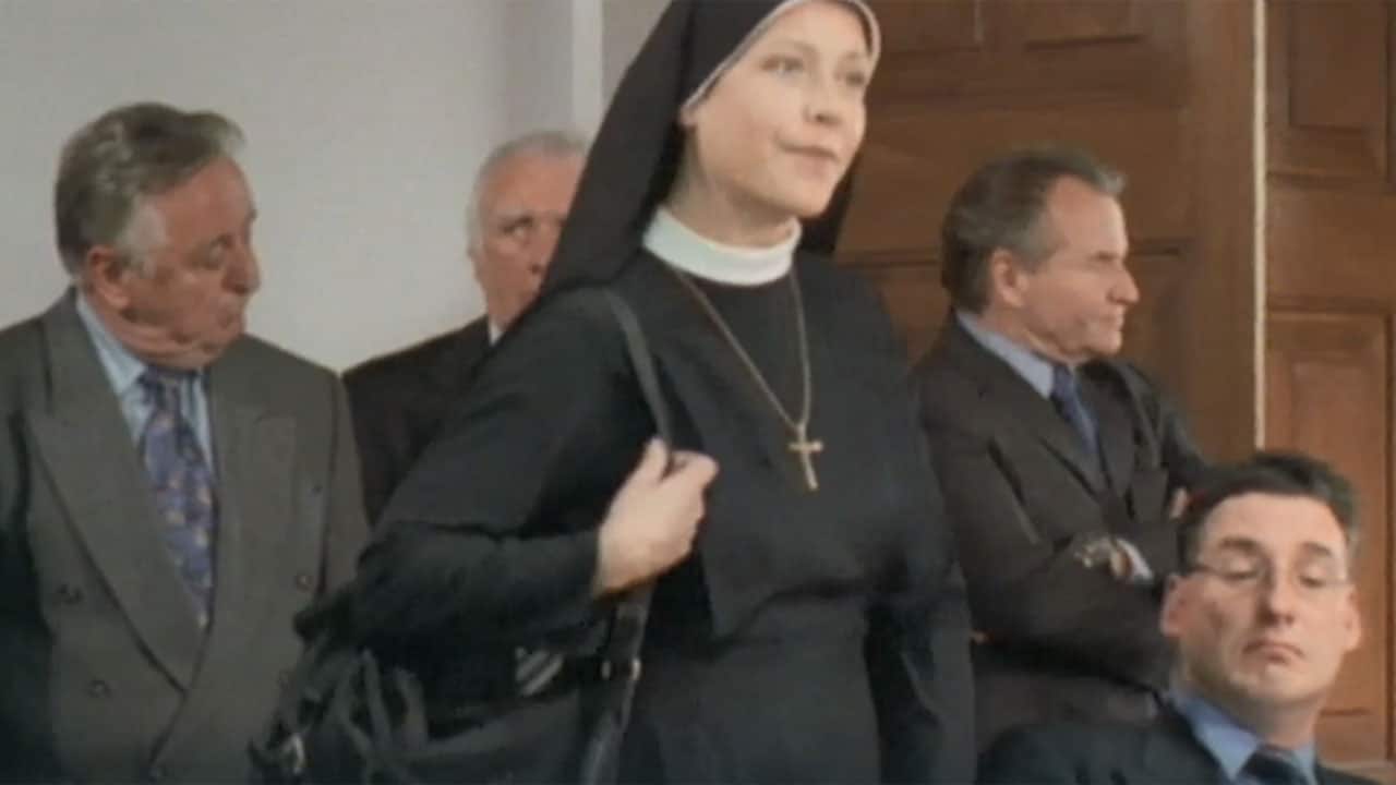 Un ciclone in convento S6E12 - Spese folli