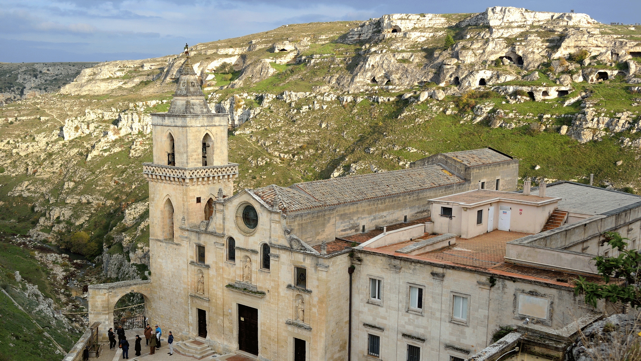 Italian Beauty - E7 - Skyway Monte Bianco e Bellezza in bicicletta: le Cinque Terre