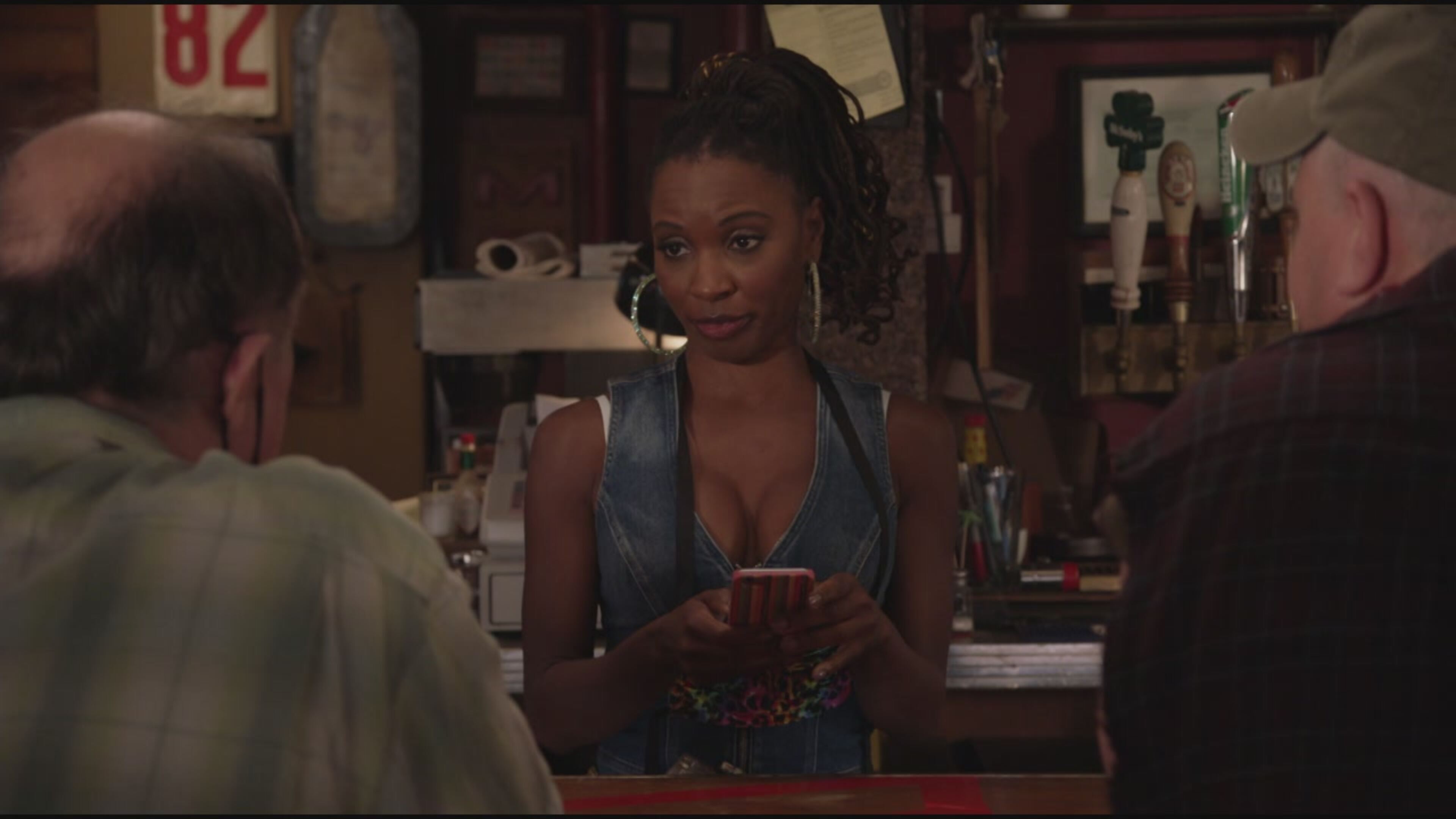Shameless 11 - S11 Ep3 Frances Francis Franny Frank