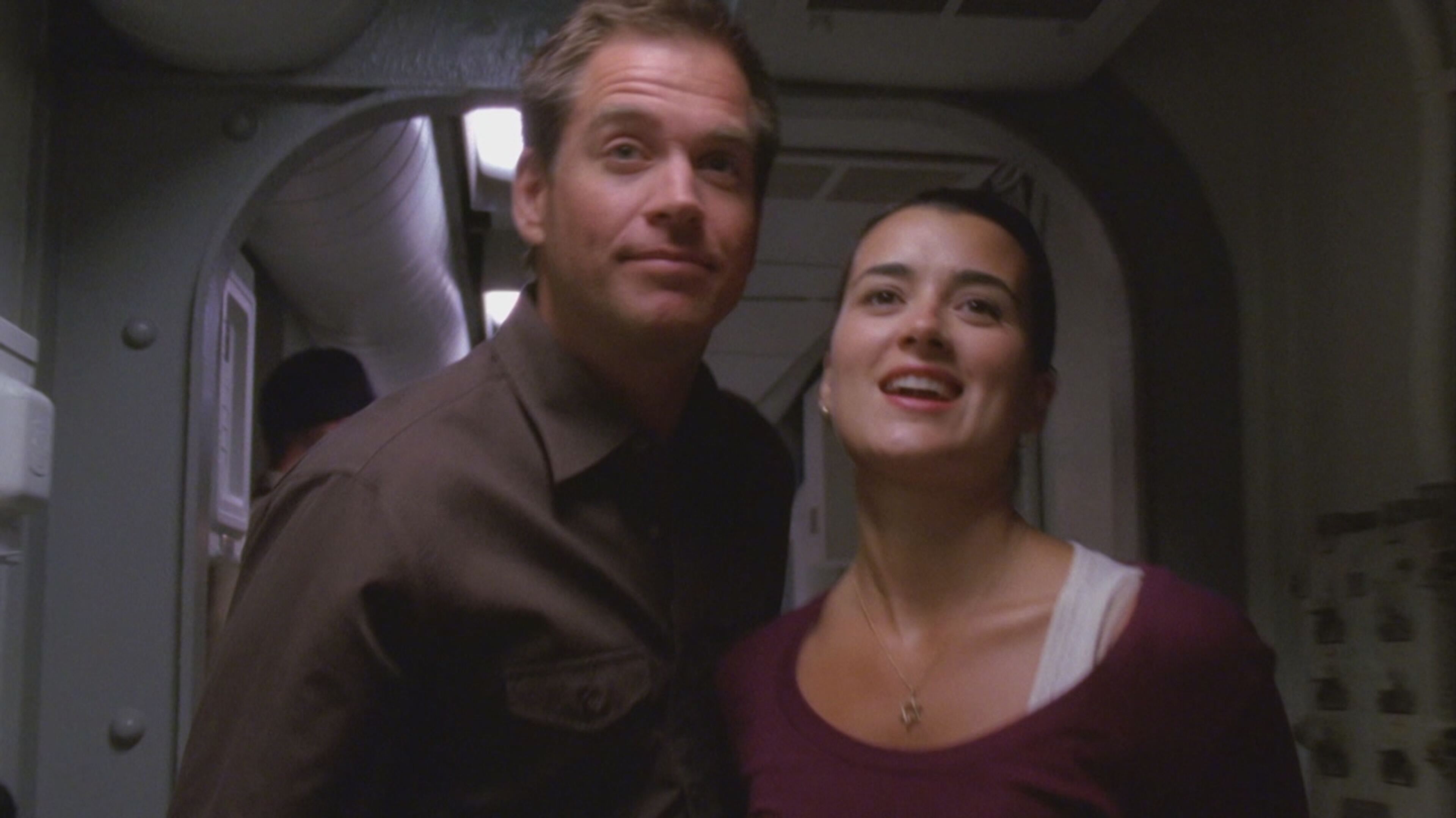 NCIS - Unità anticrimine 6 - S6 Ep2 Agente di bordo