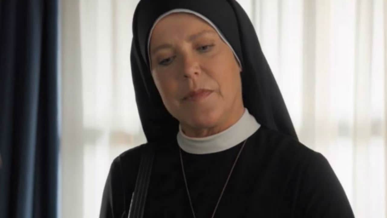 Un ciclone in convento S18E6 - Un'equa chance