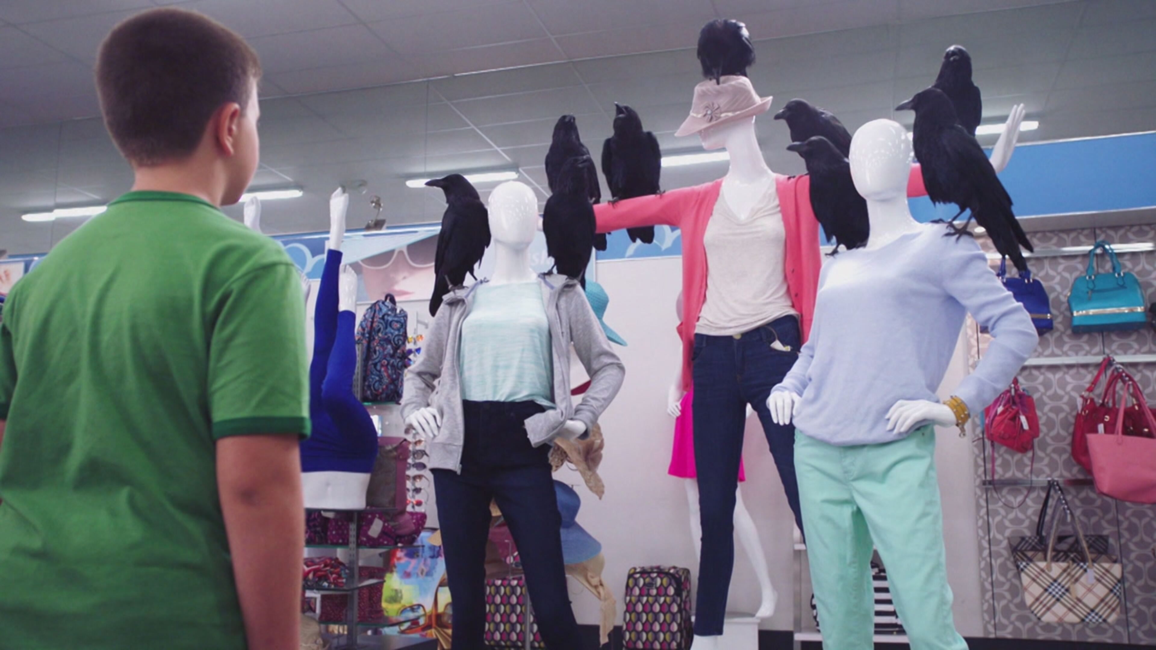 Superstore 2 - S2 Ep4 Armi, pillole e corvi