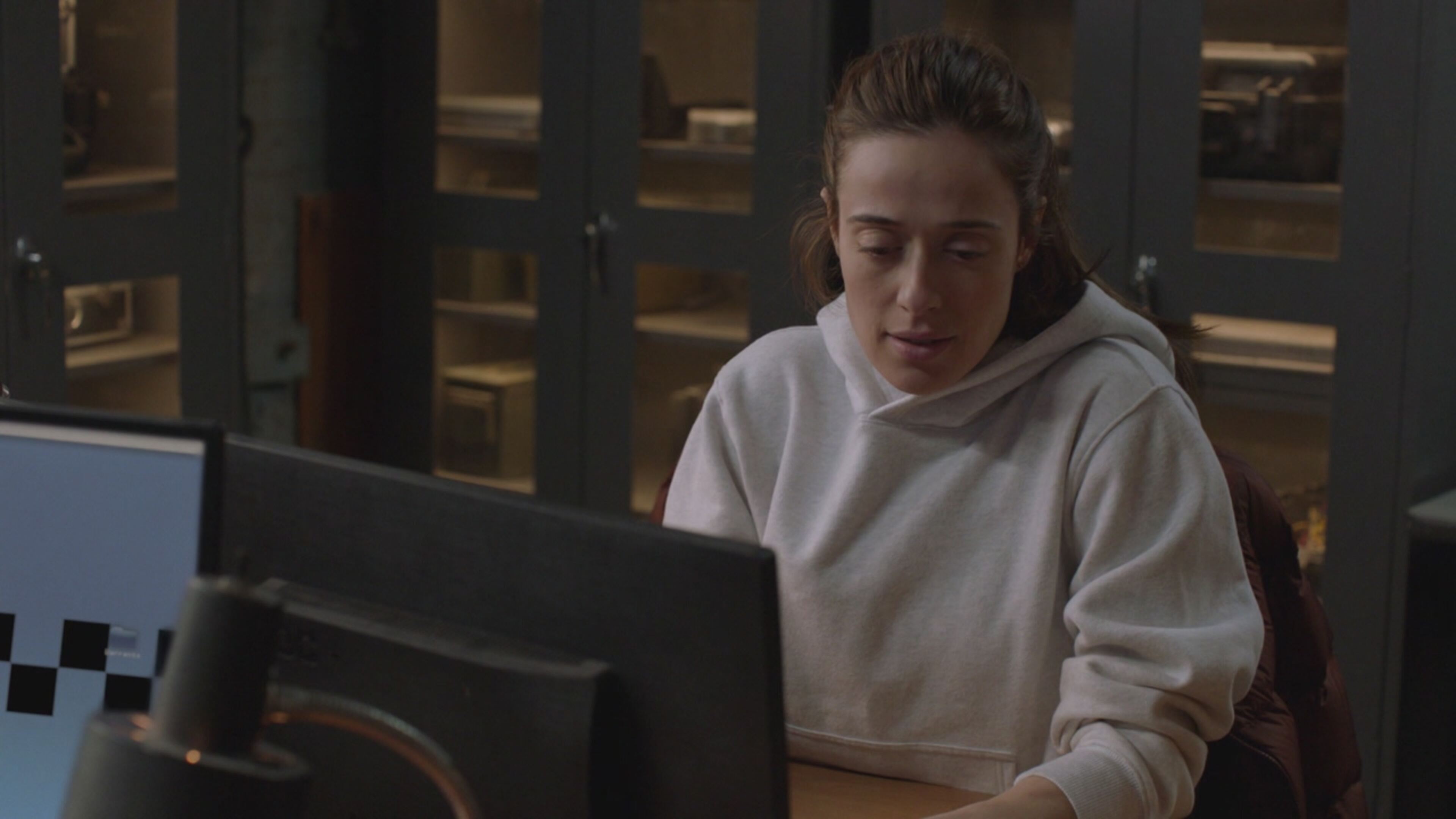 Chicago P.D. - S10 Ep17 Fuori dal baratro